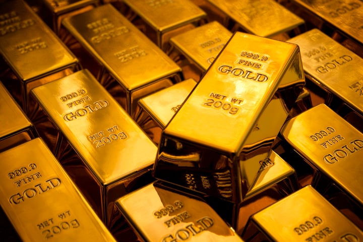 Gold slumps on Fed rate outlook